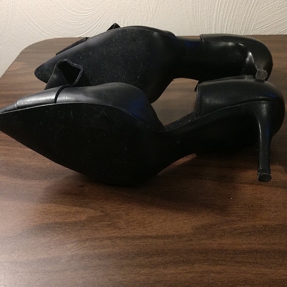 Heels - Picture 4 of 4